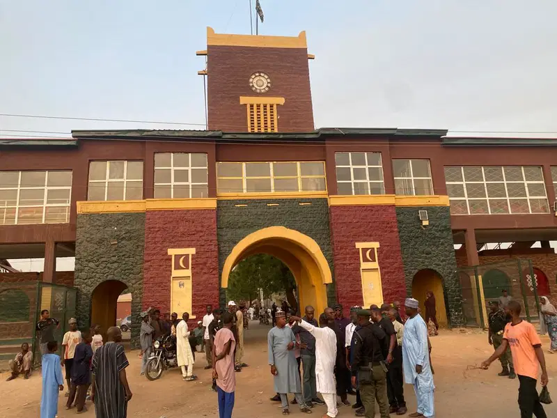 THE KATSINA ROYAL REGALIA: ORIGIN, HISTORY AND IMPORTANCE IN KATSINA EMIRATE