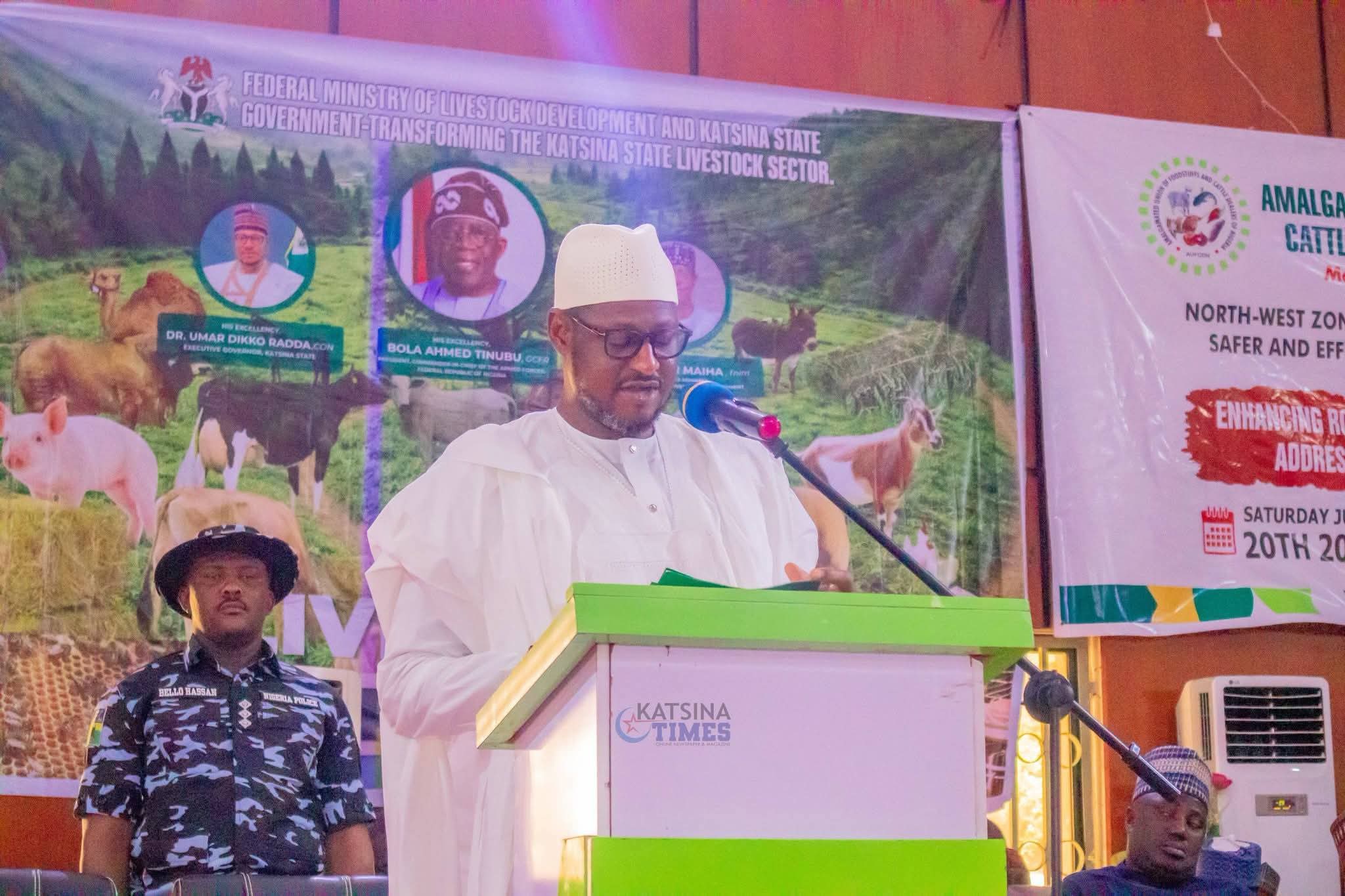 Governor Radda Vows to End Raw Livestock Exports, Focus on Meat Processing