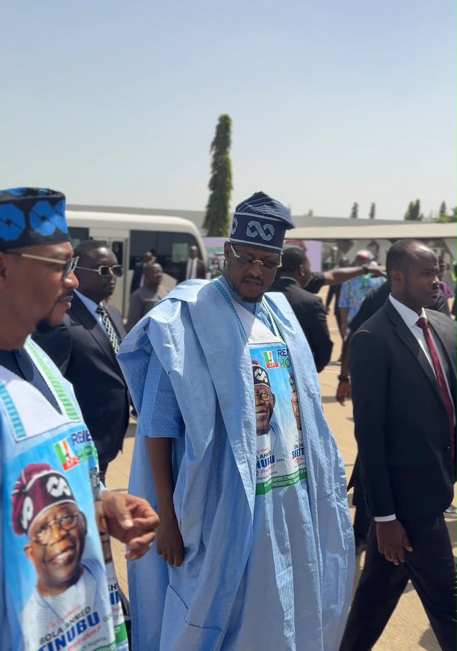 JUST IN:    Gov. Radda Joins Governors, National Leaders in Welcoming President Tinubu in Kaduna
