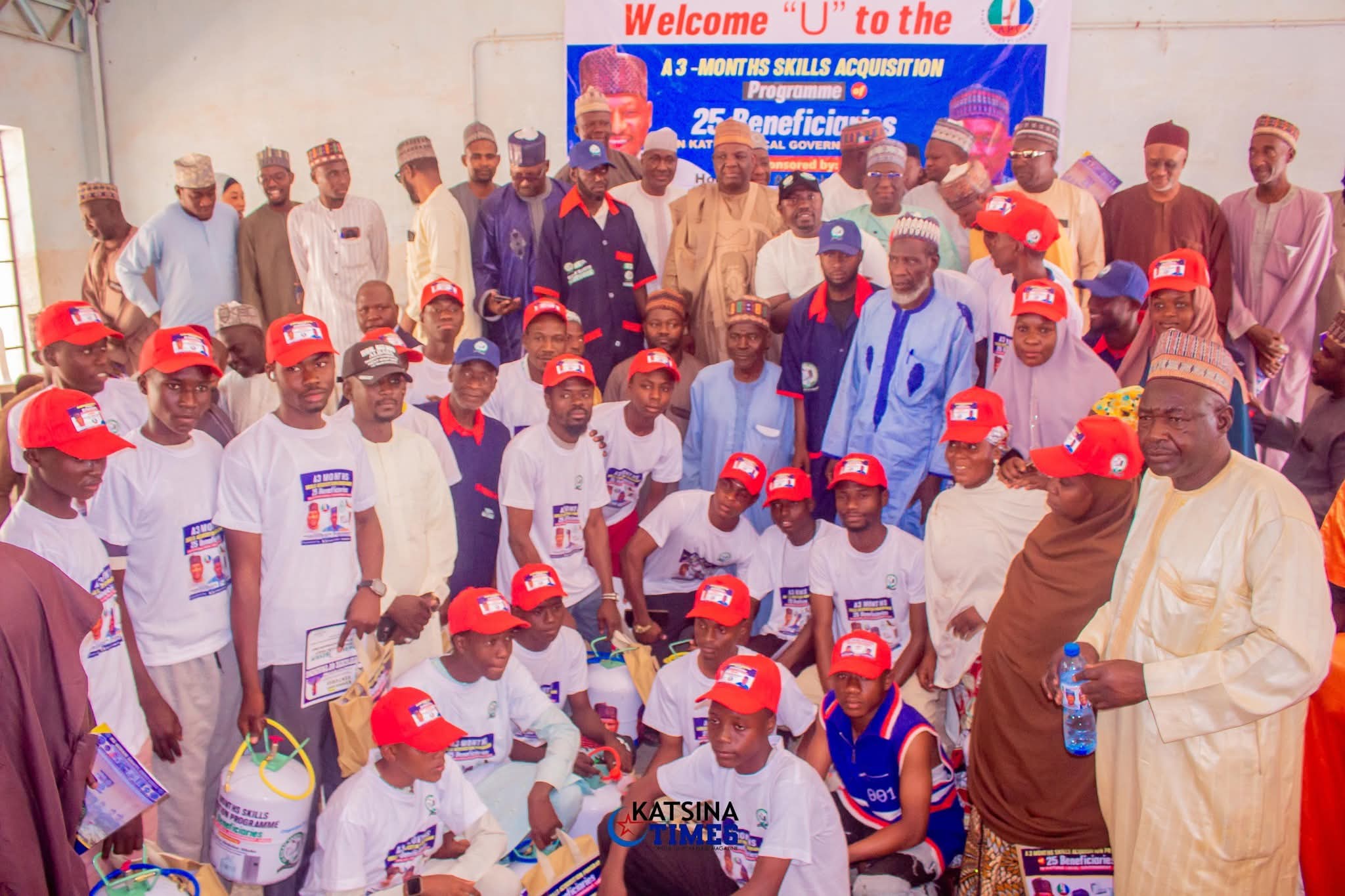 Dan Majalisar Dokoki Ya Dauki Nauyin Horas da Matasa 25 a Katsina, Ya Ba Su Tallafin Kayan Aiki