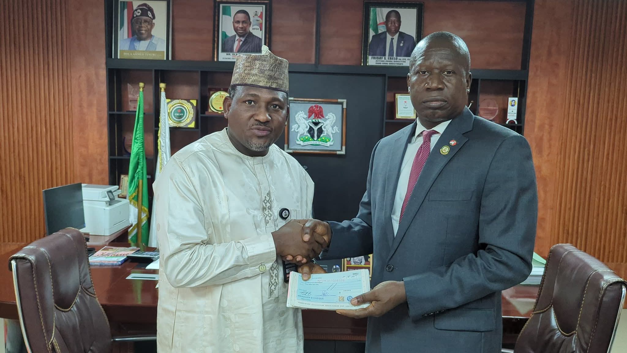 EFCC Hands Over Recovered N837million to Katsina State Governor